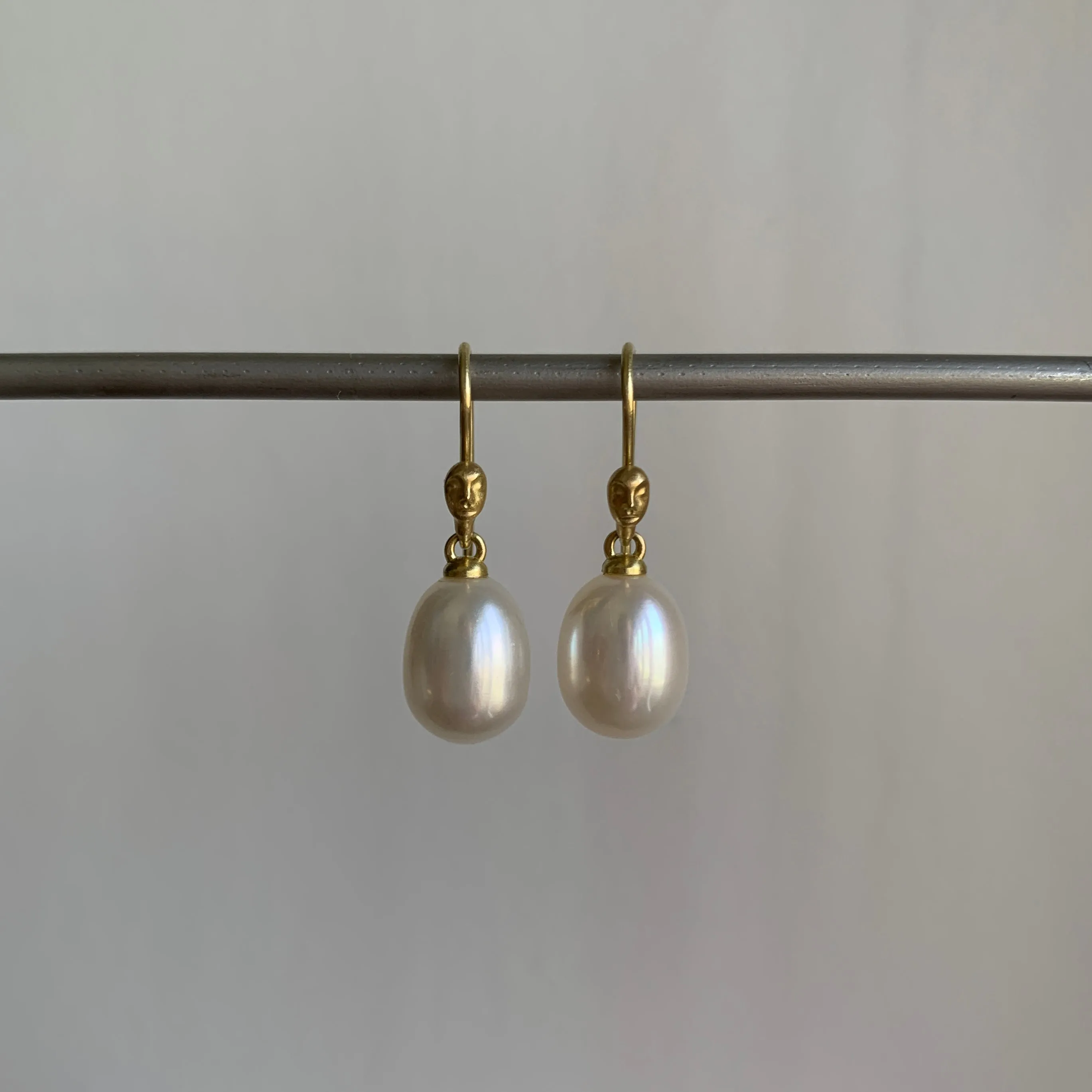 Full Moon Pearl Figurehead Cameo Earrings