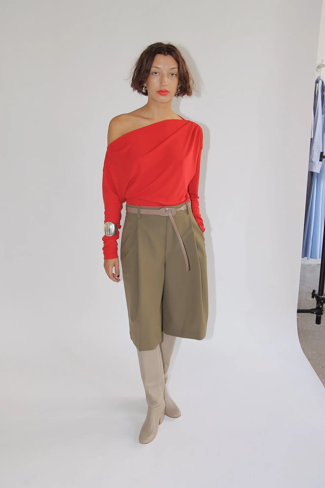 MR. LARKIN, Gwyneth Top, Lipstick