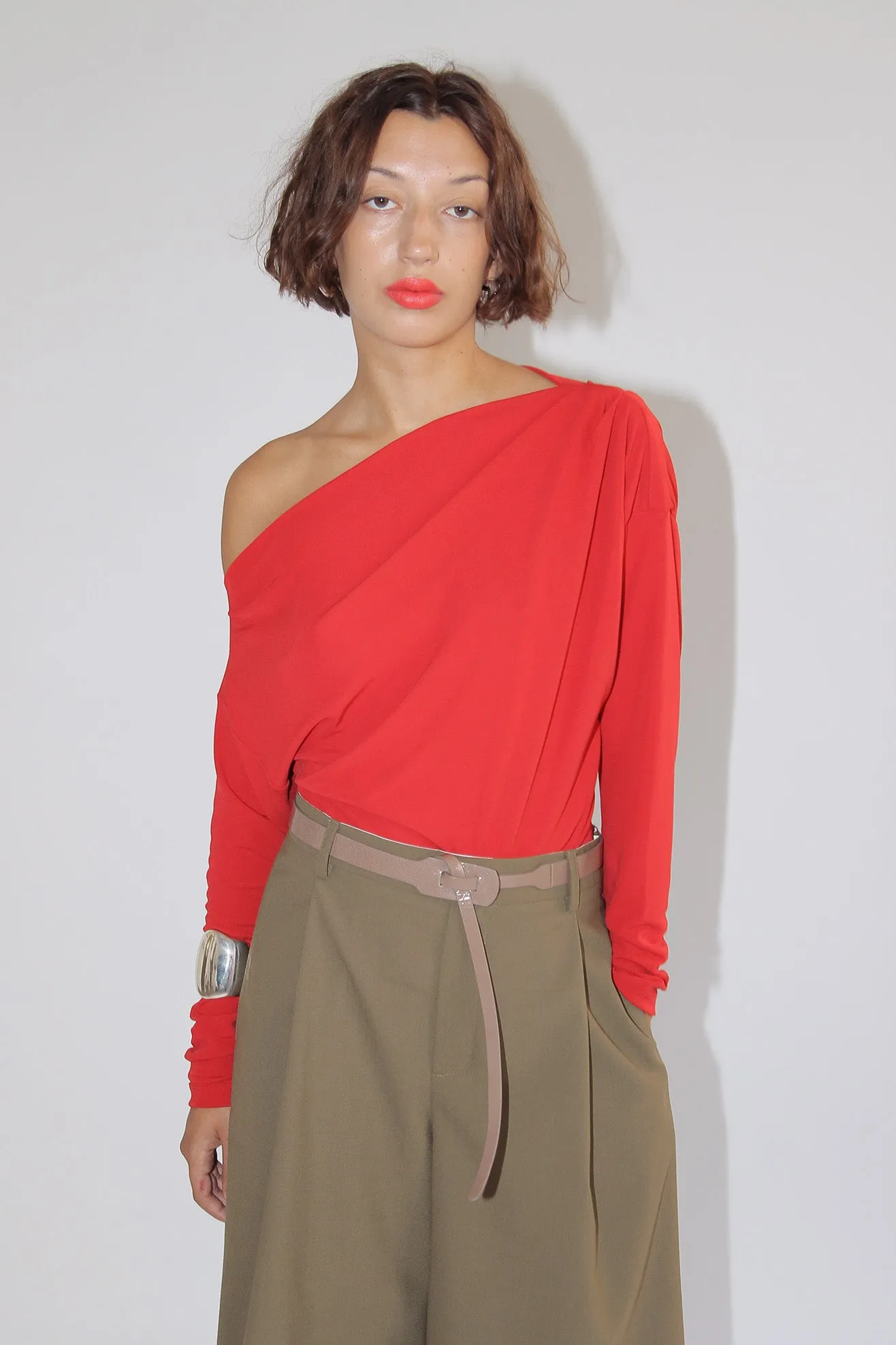 MR. LARKIN, Gwyneth Top, Lipstick